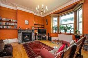 3 bedroom Flat for s...